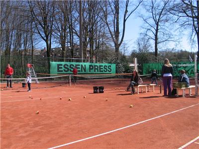 Tennisinitiatie tijdens Open Deur voor de jeugd